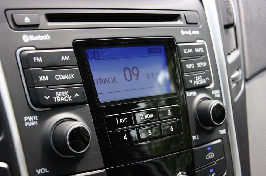  Hyundai Sonata GLS 2011 года  (фото 17 из 41)